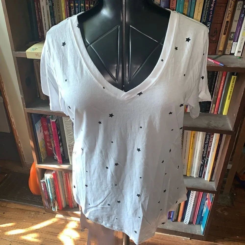 Z Supply v-neck star print XL soft preppy classic tee